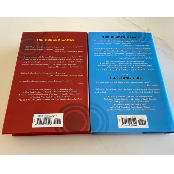 Suzanne Collins: Hunger Games Books 2 & 3 “Catching Fire” & “Mockingjay”. EUC - Picture 2 of 6
